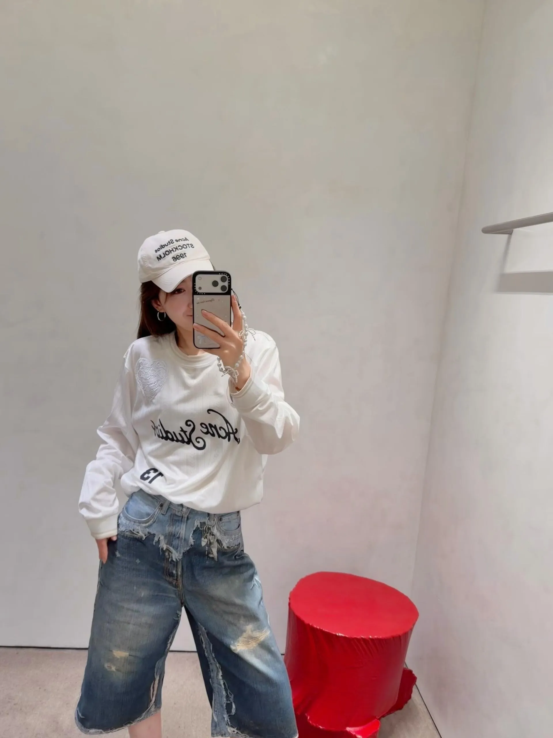 「 」